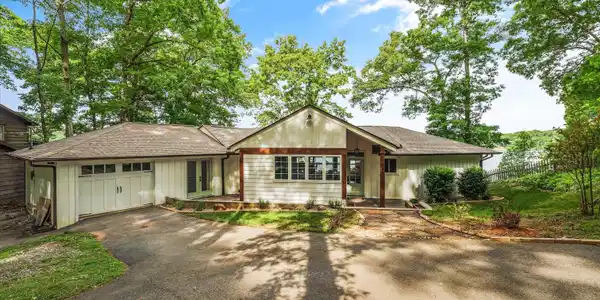 1041 Pioneer Circle