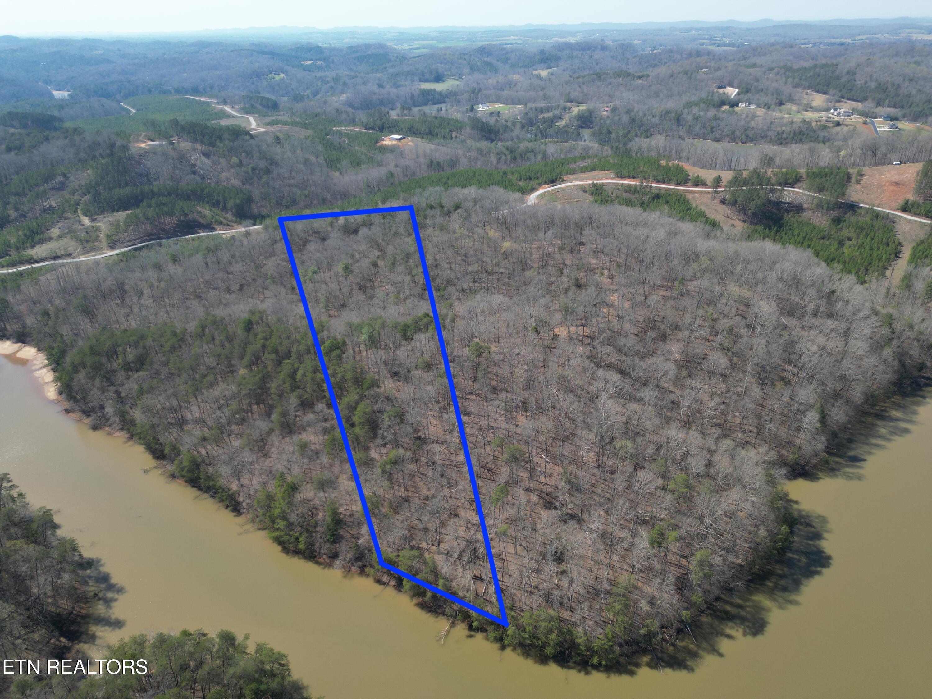 Image 1: Lot 8 - 4