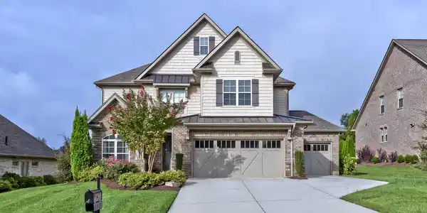 807 Briarstone Lane
