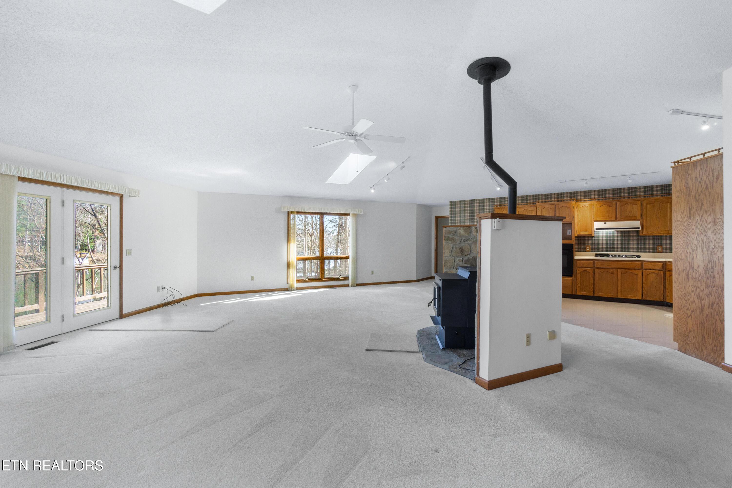 Image 4: 11 Londell Ct-17