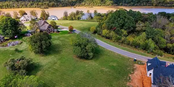 Image 3: 2912 Persimmon Ridge