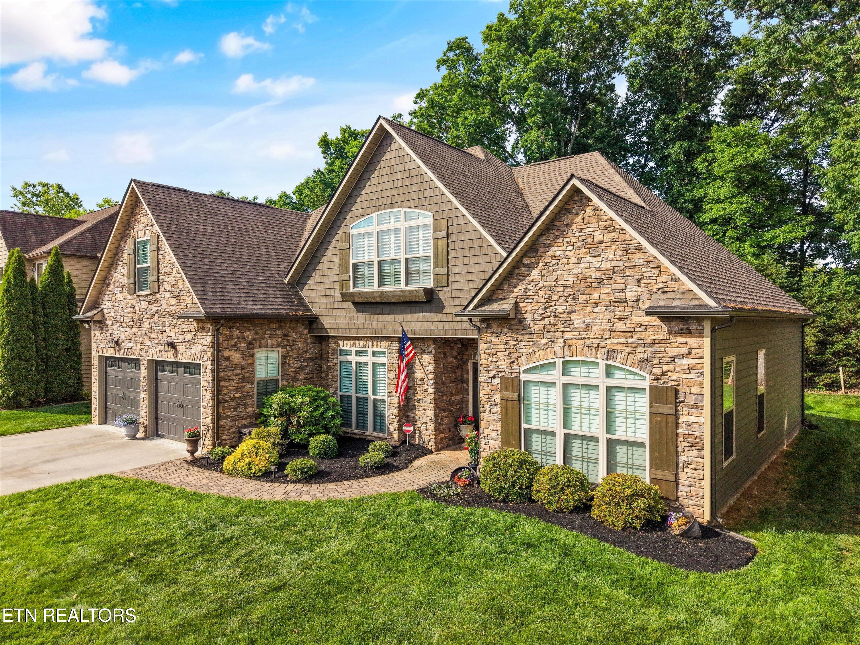 Image 2: 02-1155 Front Royal Ln 041