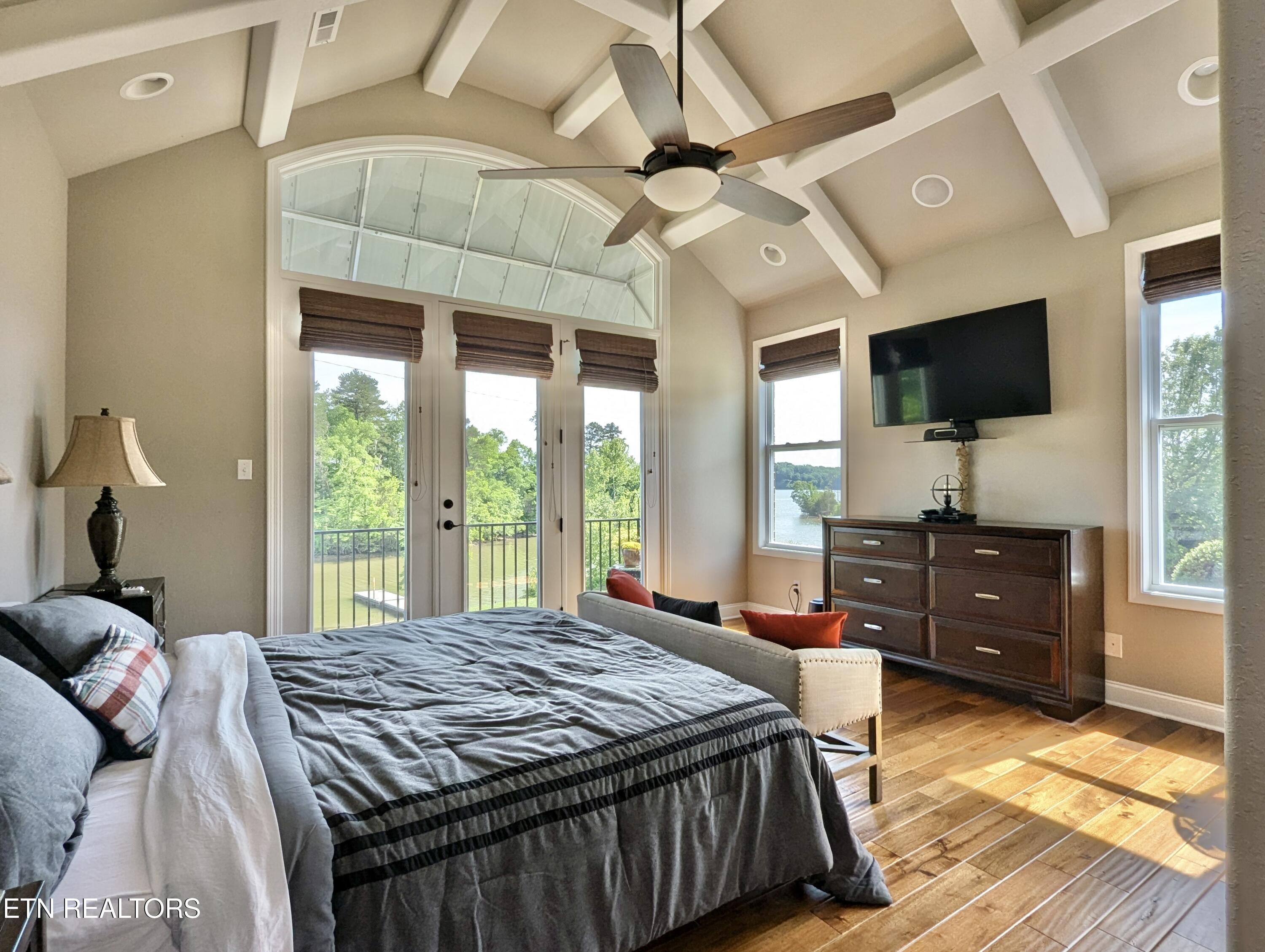 Image 2: 3518 Harbor View Way 02