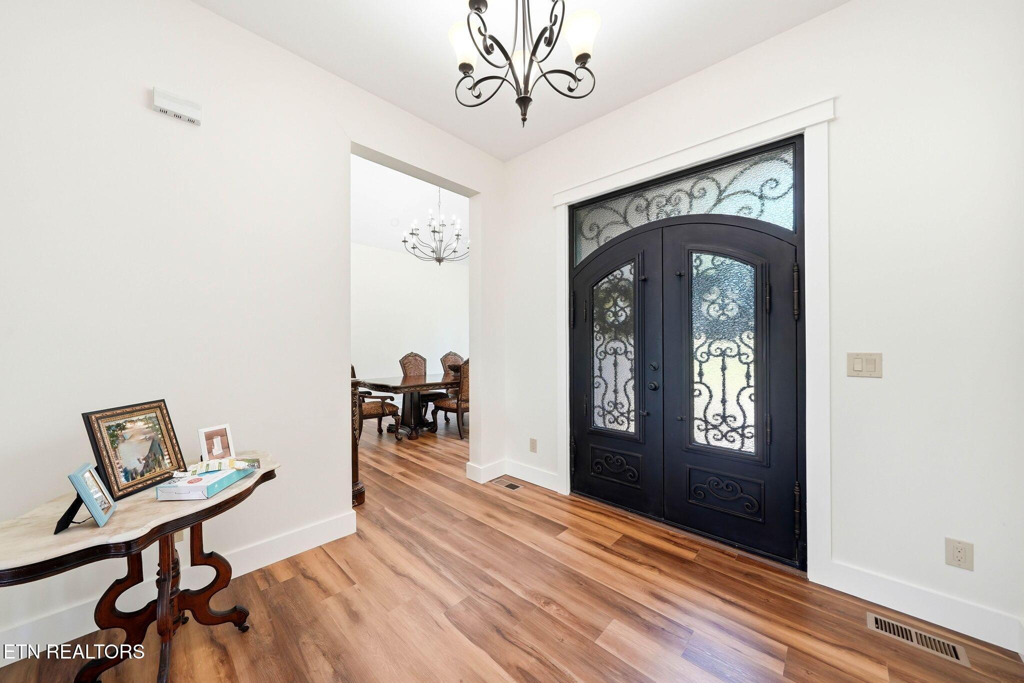 Image 3: 23-web-or-mls-1005 Enchanted Drive-3