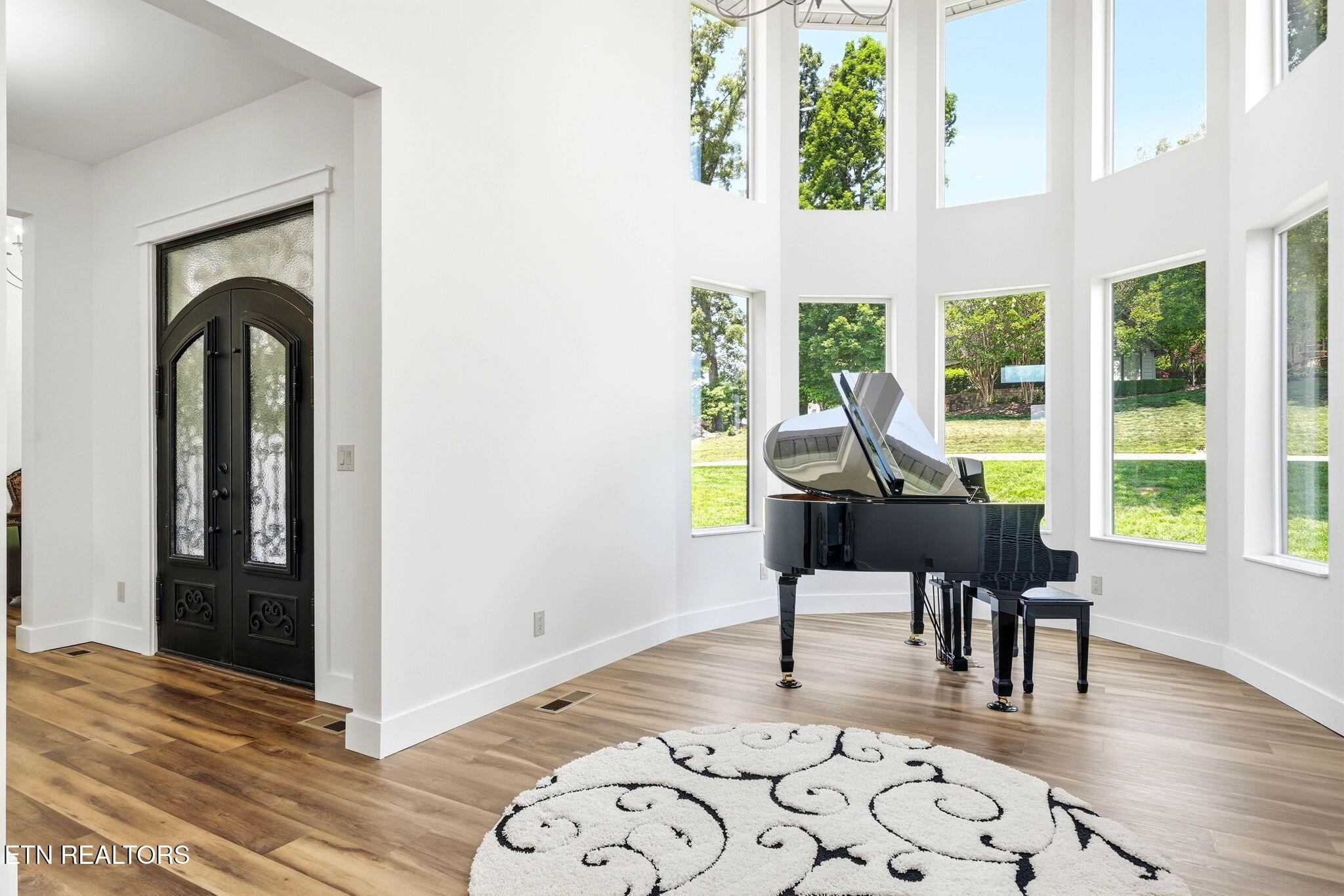 Image 4: 45-web-or-mls-1005 Enchanted Drive-5