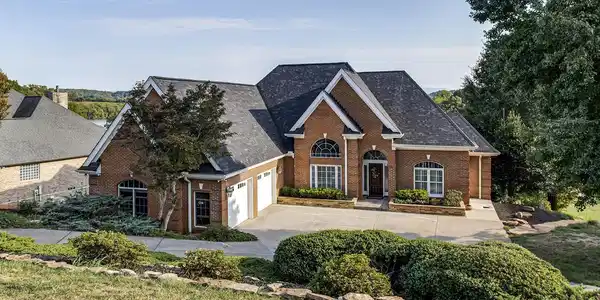 3807 Shipwatch Lane