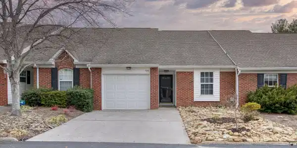 704 Harbor Way