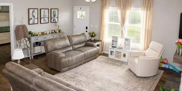 Image 2: Living Room 1