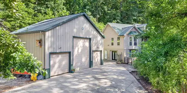 Image 2: 511 Lower River Rd