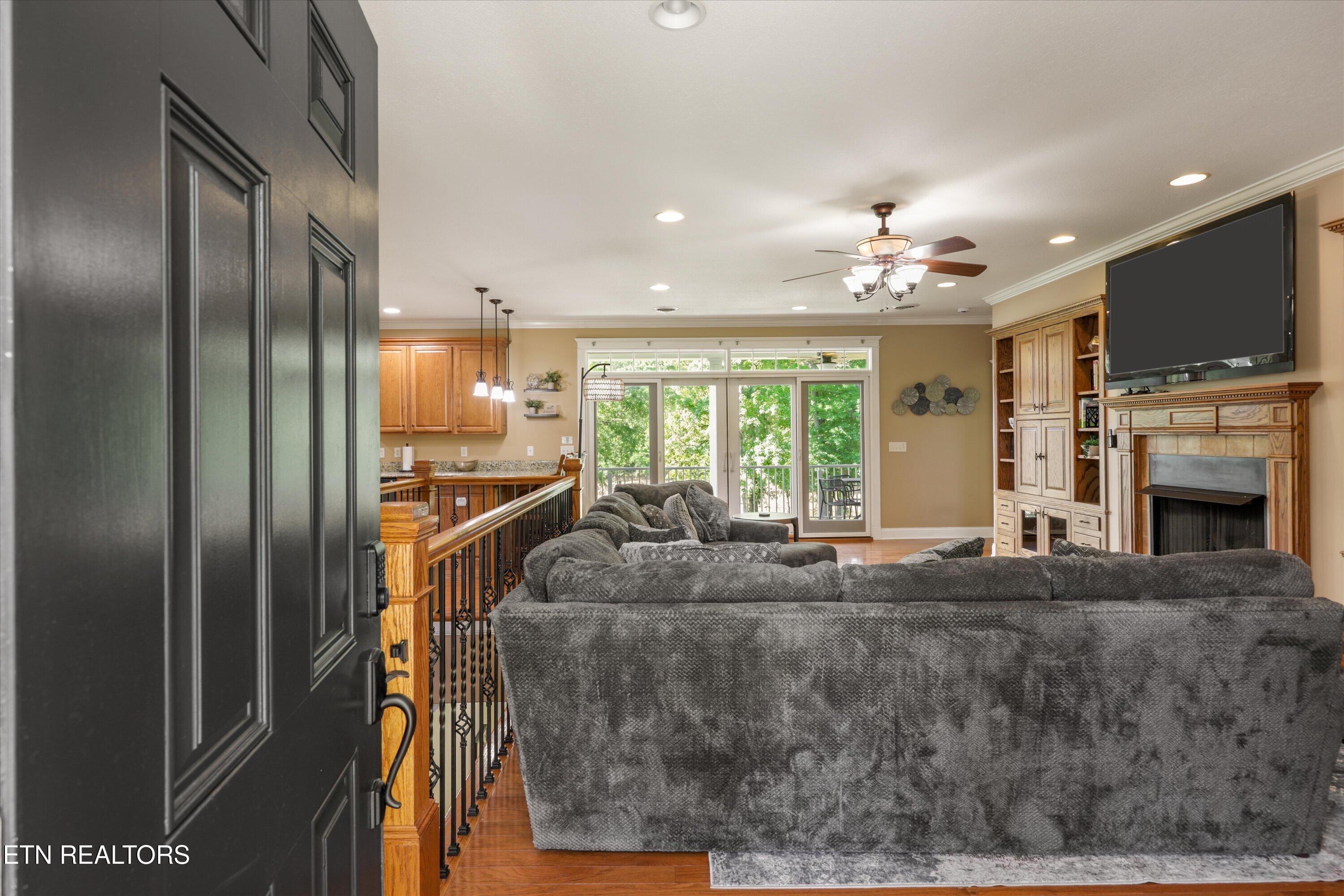 Image 4: 06-2177 Riverview Dr 14