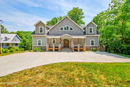 597 E Norris Point Rd