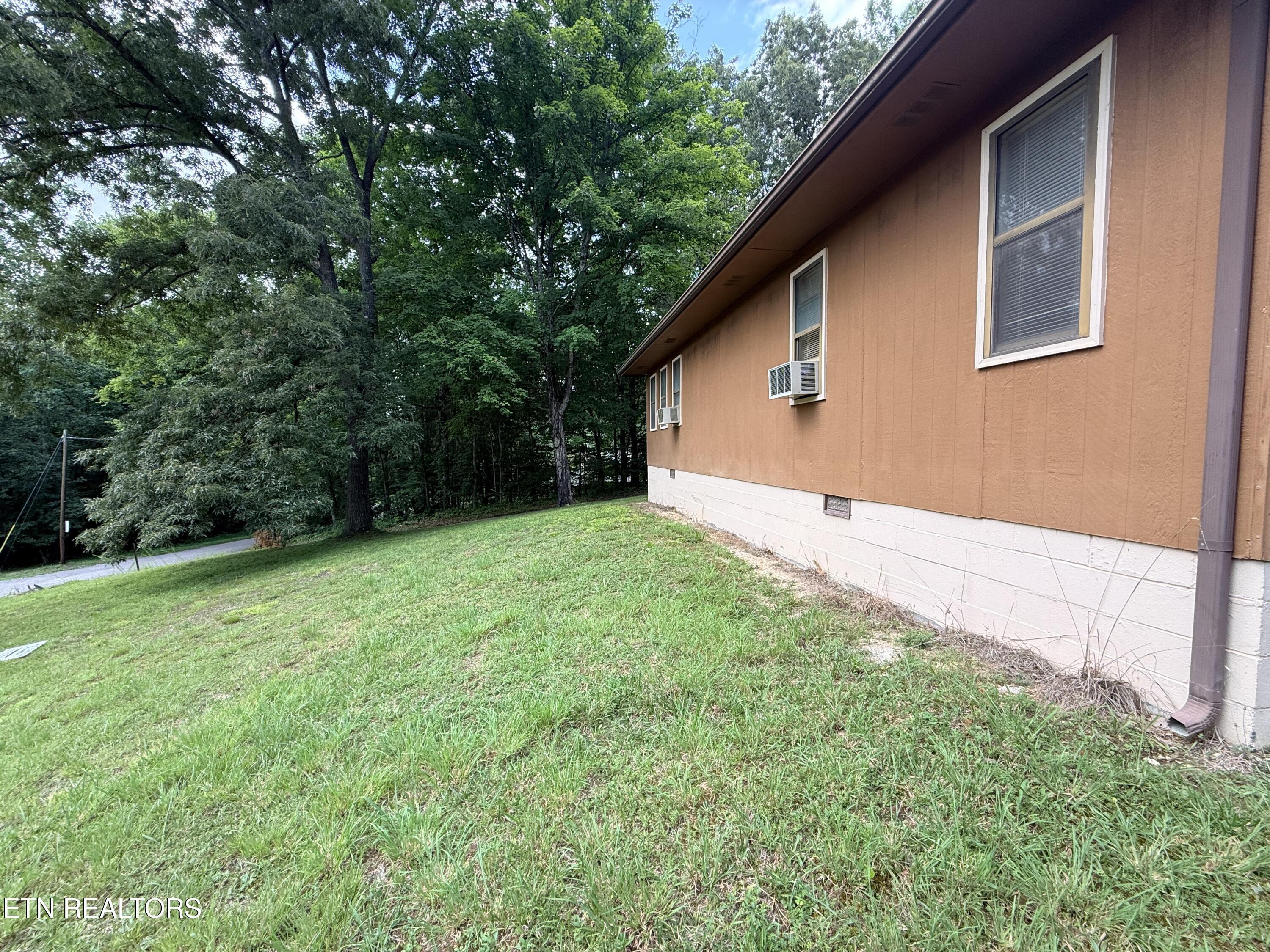 Image 3: Deer Trail Circle