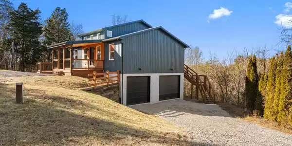 982 Smokey Mountain Queen Rd