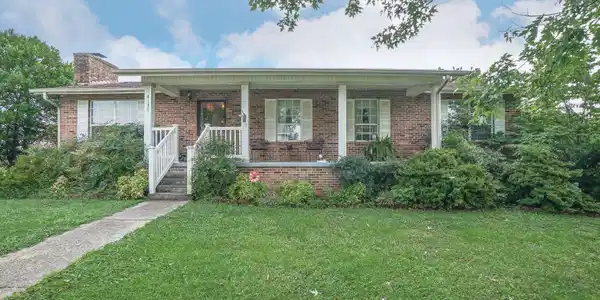 4140 Meadowlark Lane