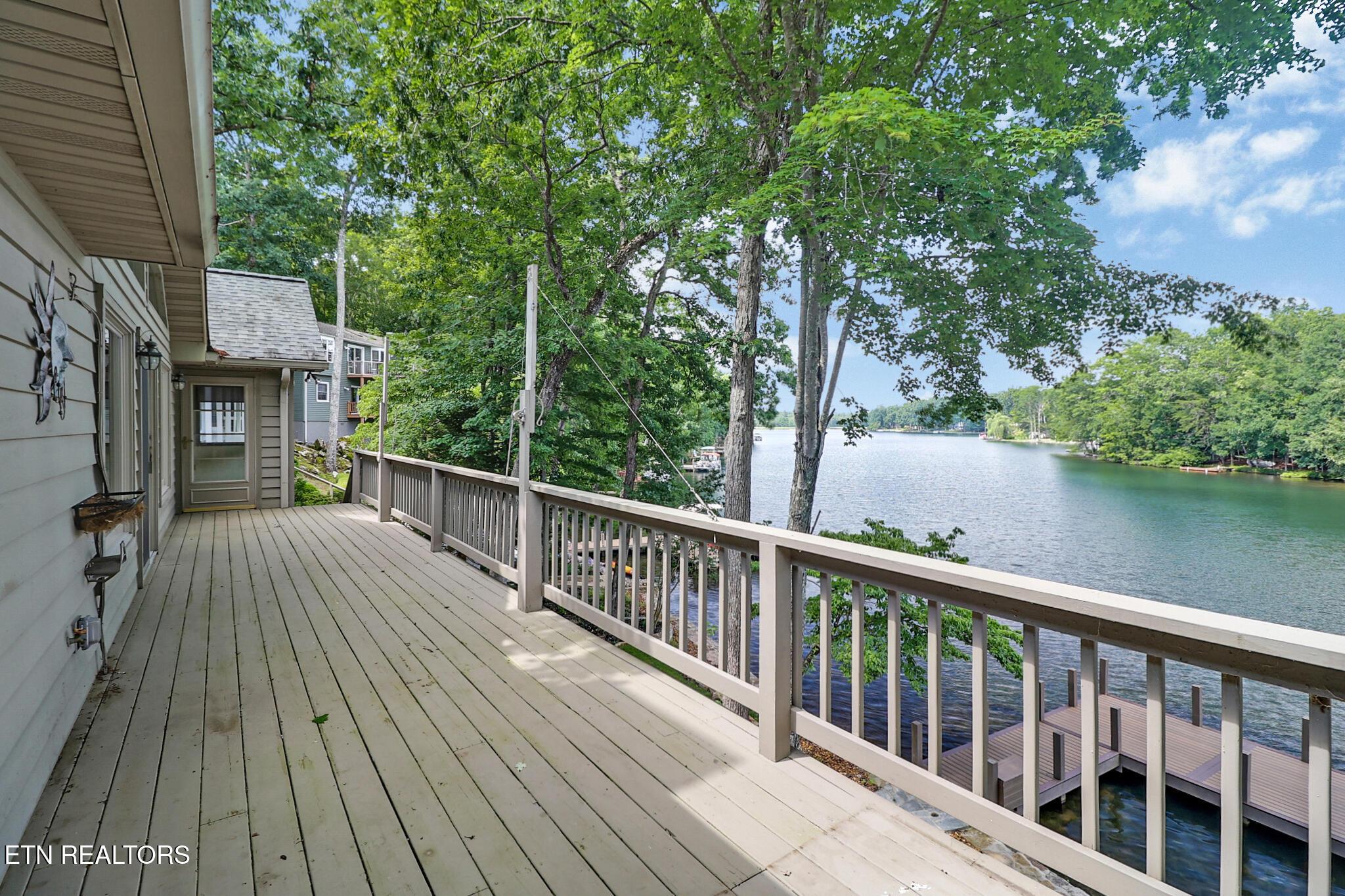 Image 4: Back deck- lake view