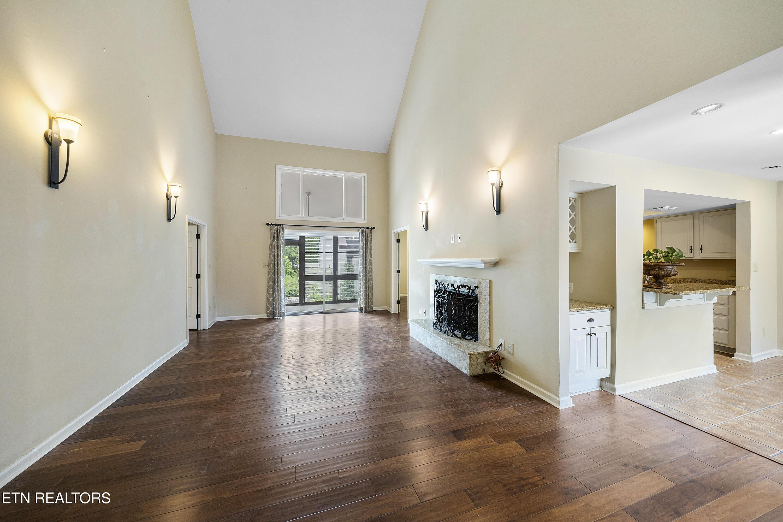 Image 4: Family Room