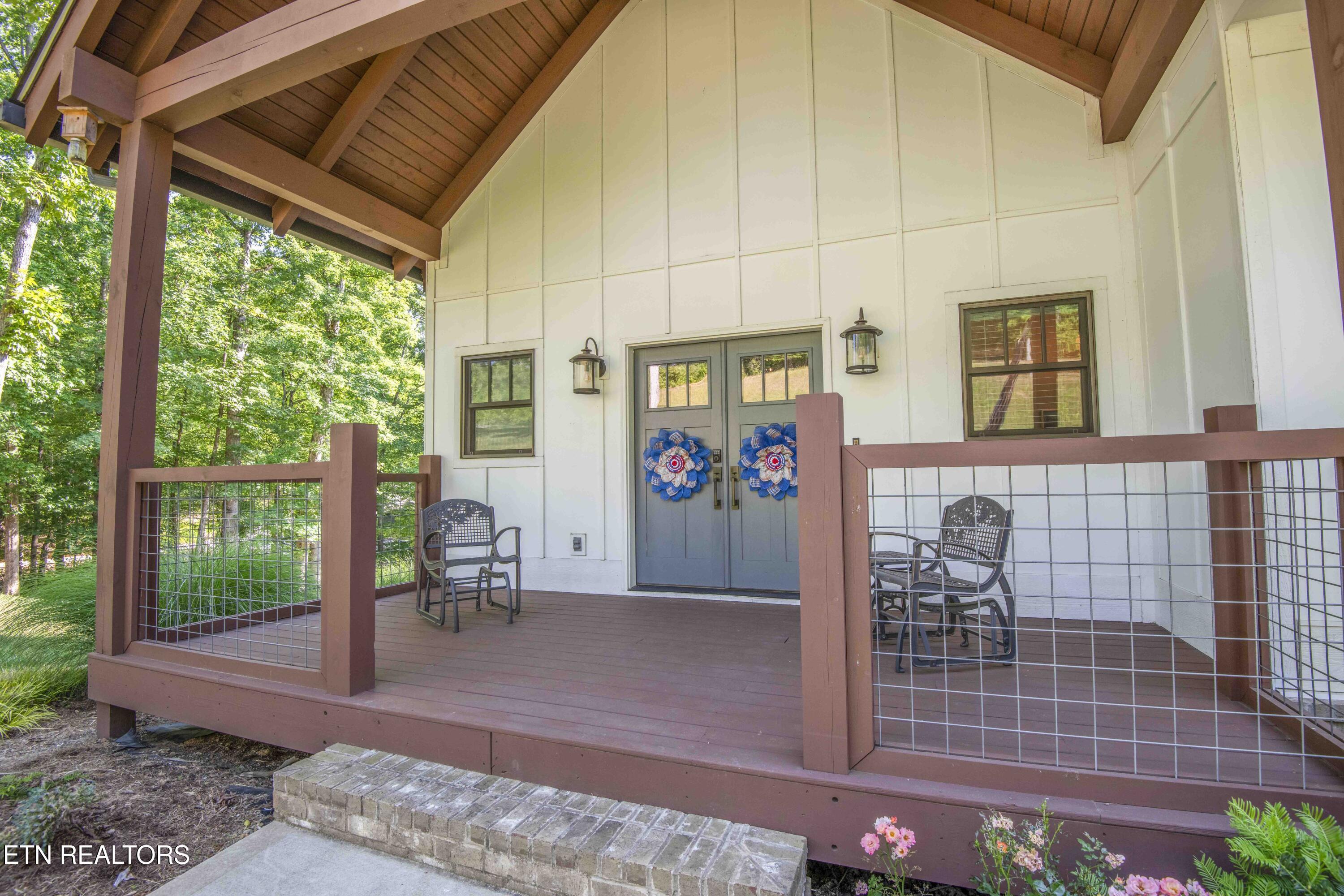 Image 4: Front Porch