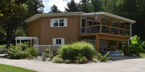 246 Anglers Cove Rd