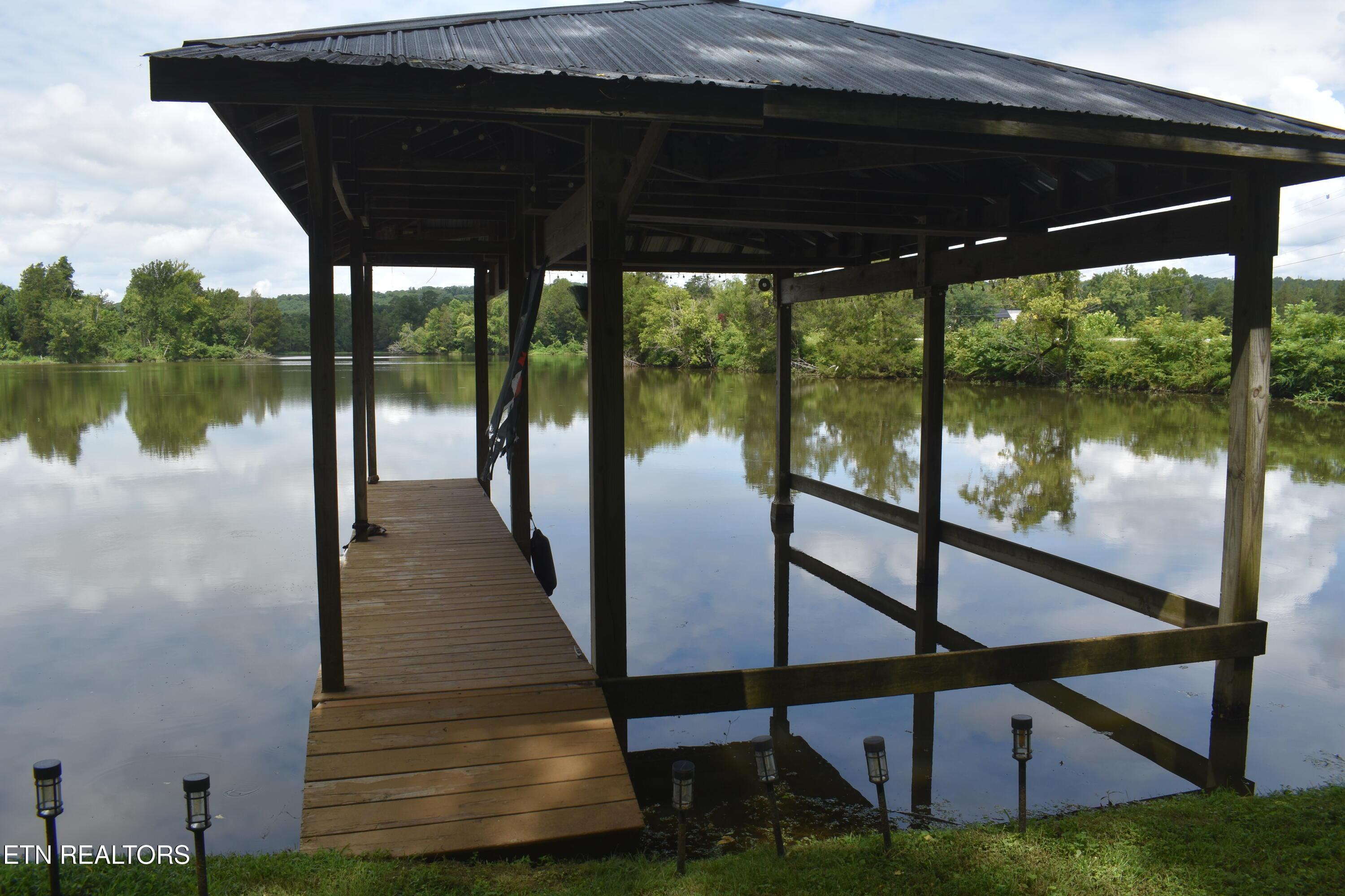 Image 3: dock 2