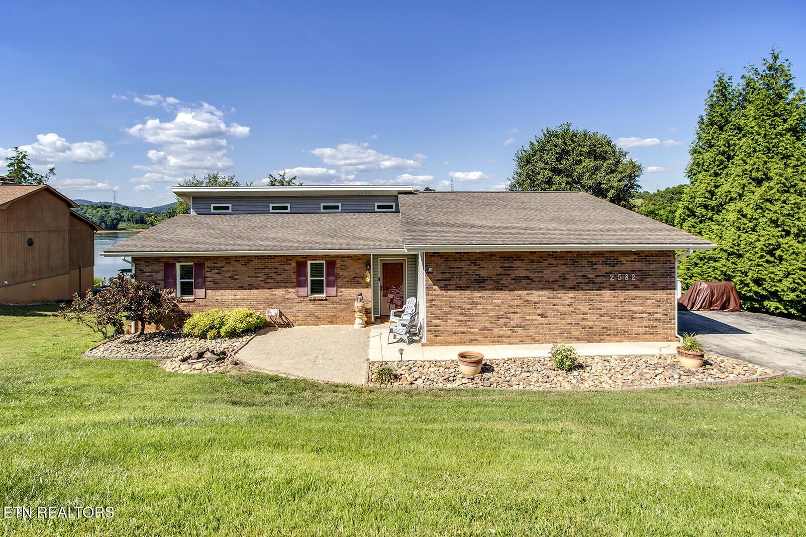 Image 1: 01_2582 Lakemont Circle_Front