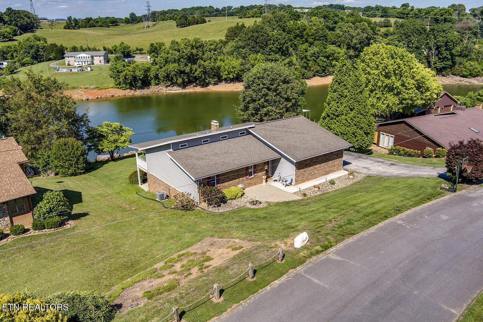 Image 4: 04_2582 Lakemont Circle_FrontLeftElevate