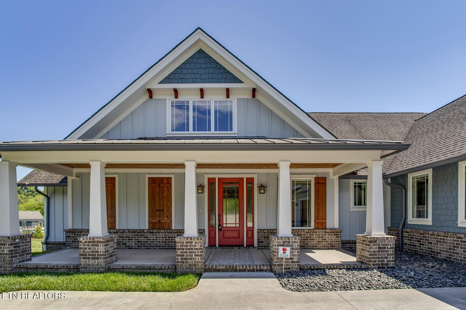 Image 3: 04_EmoryChurchRoad_917_FrontPorch