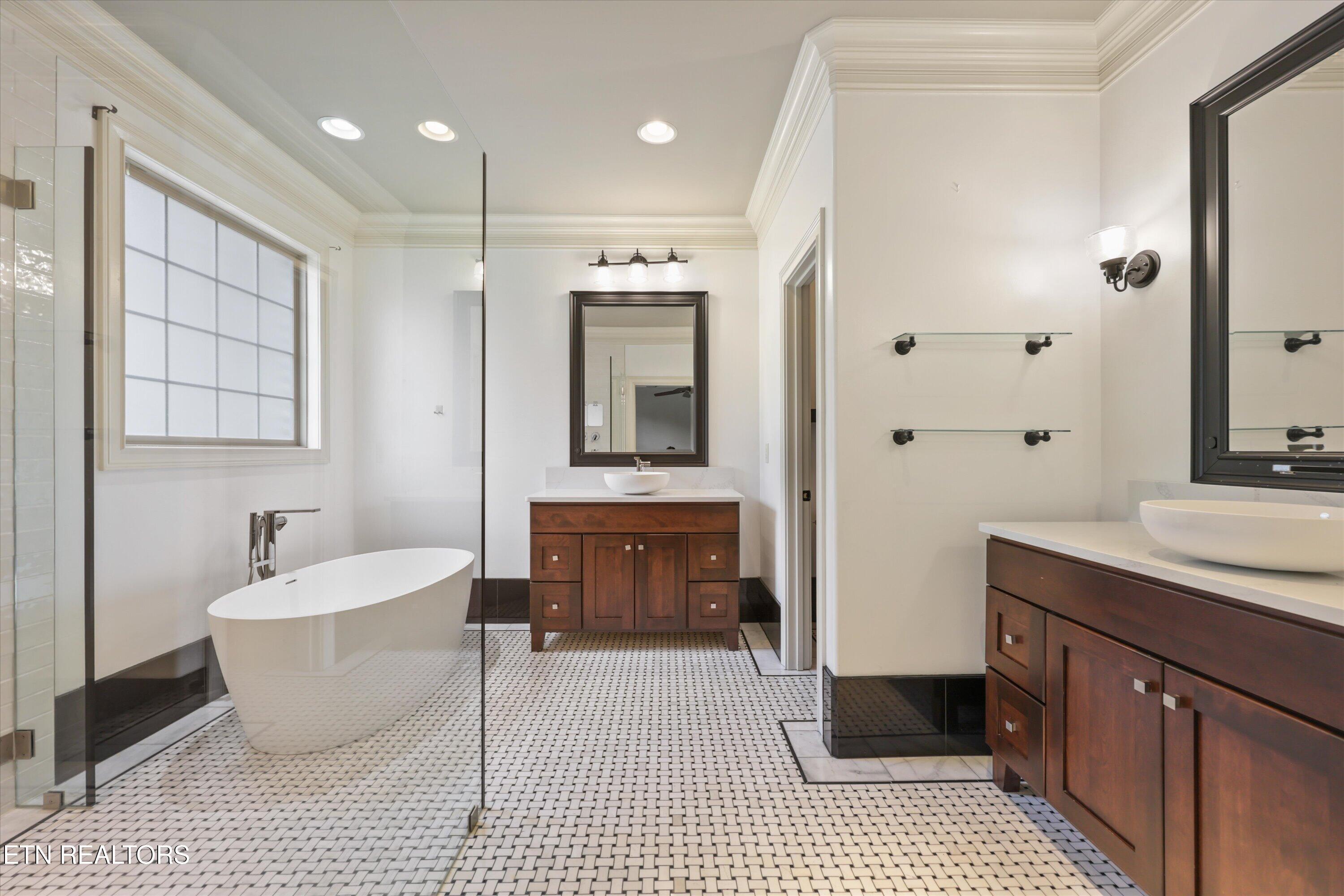 Image 4: 31-12408 Palm Beach Way 35