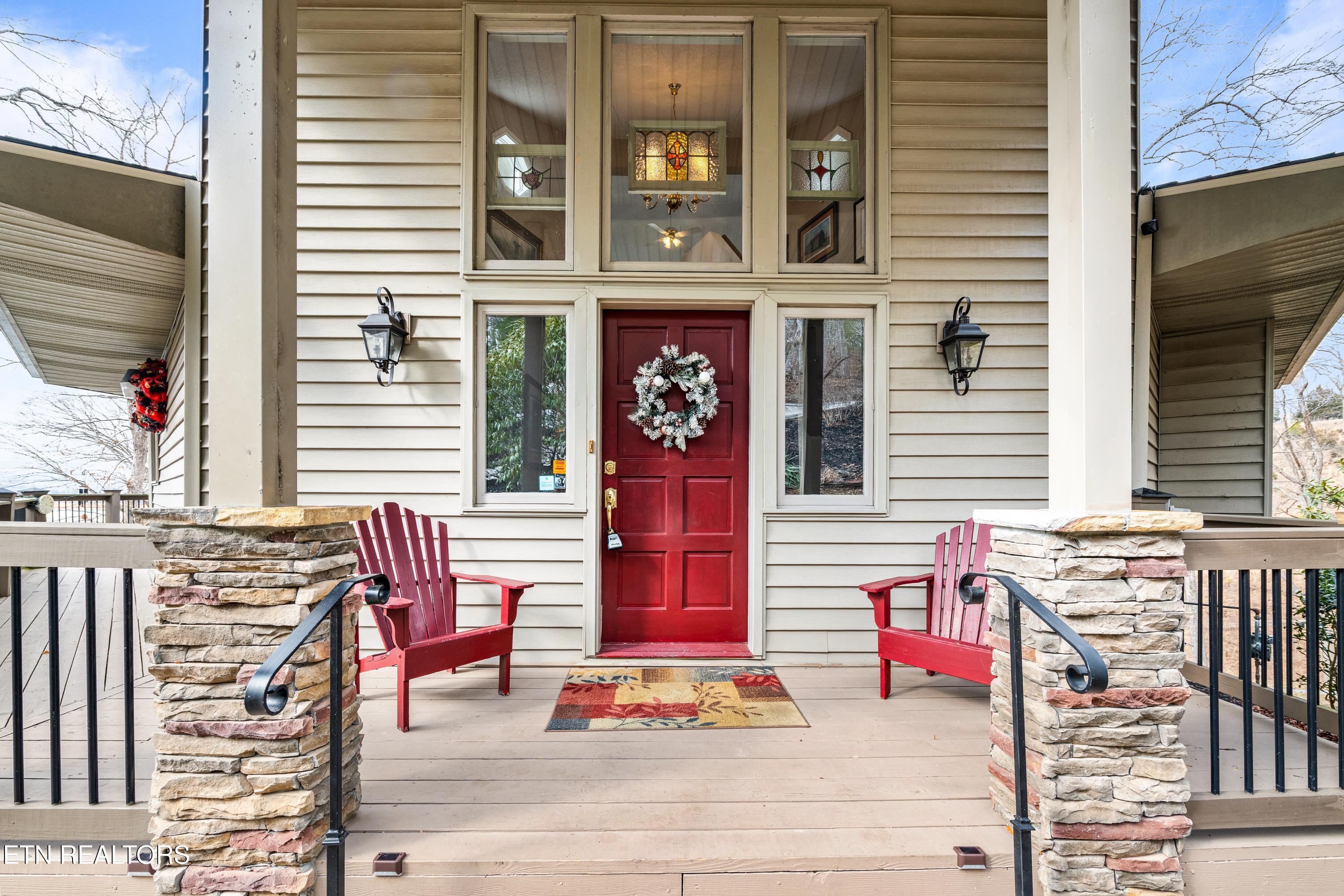 Image 3: Lovely entrance