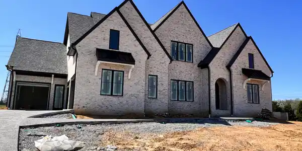 206 Lake Forest Way