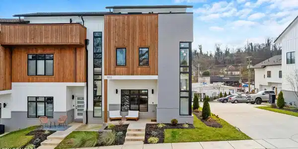 902 Phillips Ave