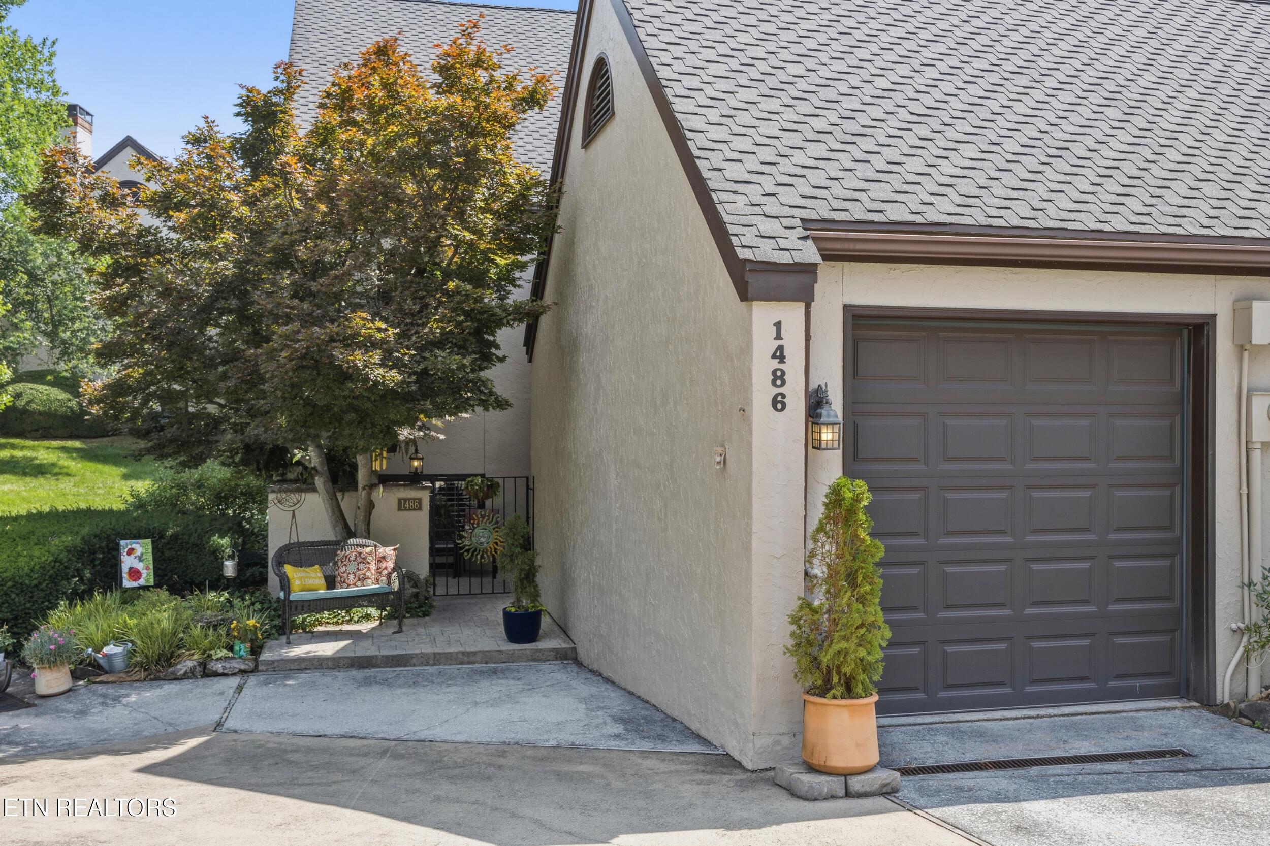 Image 3: 1_1486 touraine place-6