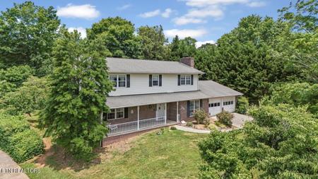 104 Lakeview Lane