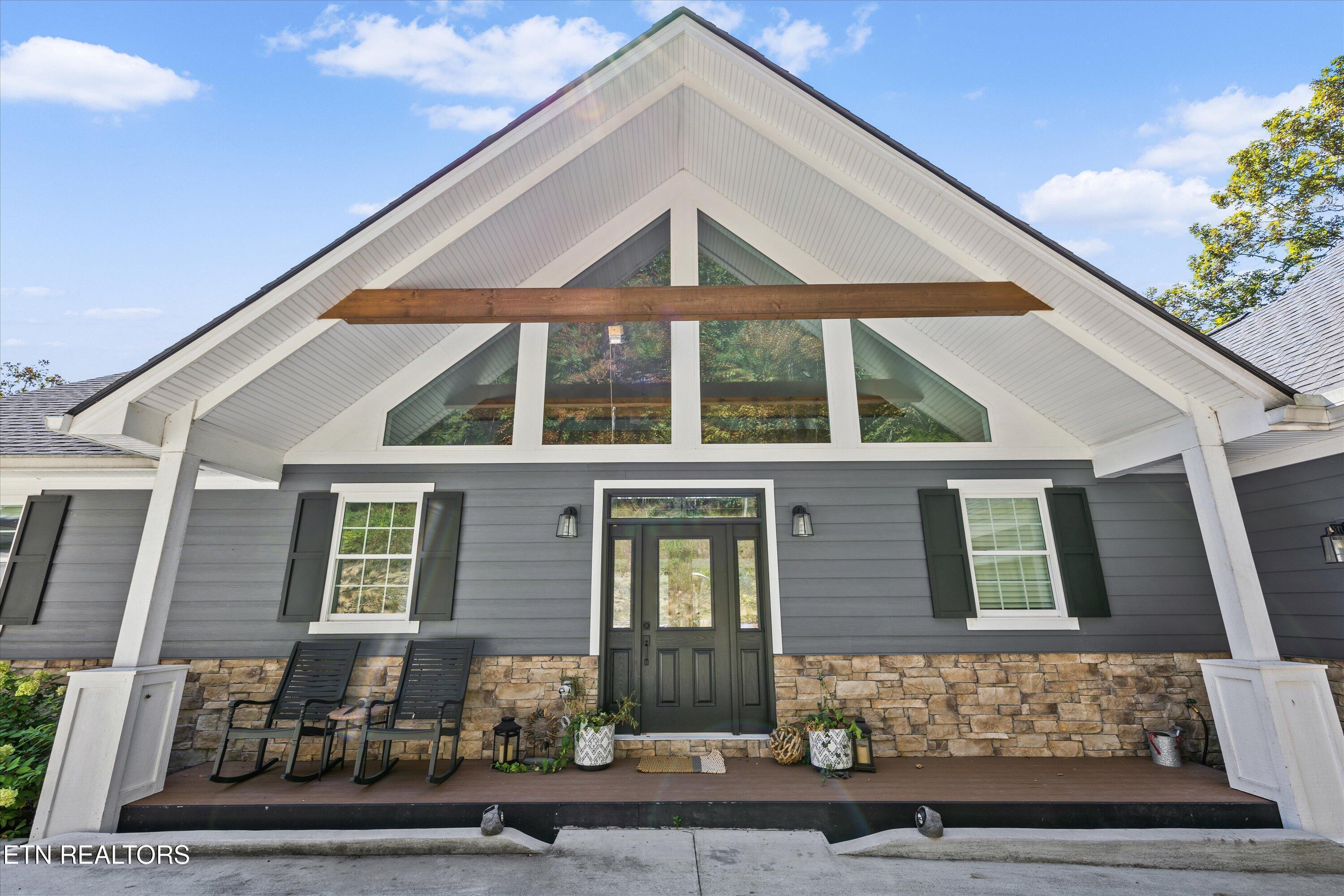 Image 4: 04-657 Norris Shores Dr 028