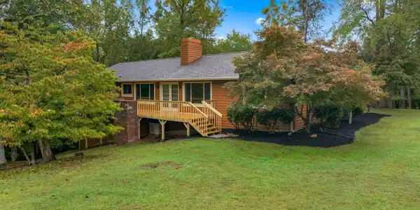 Image 2: 003-3320HazelwoodCourt-Baneberry-TN-3789