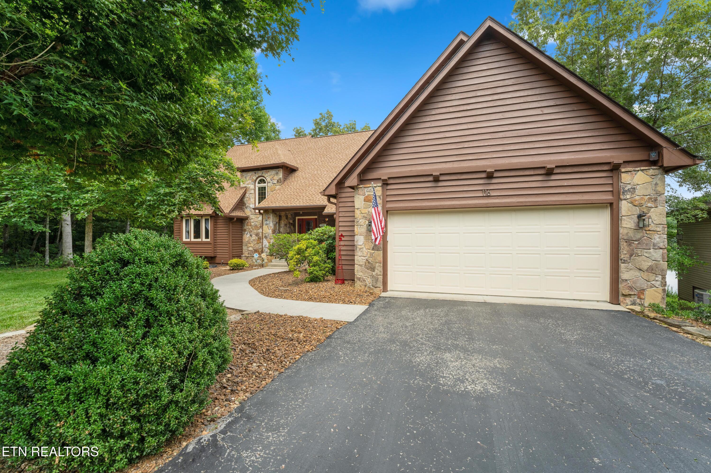 Image 2: Oversized Garage