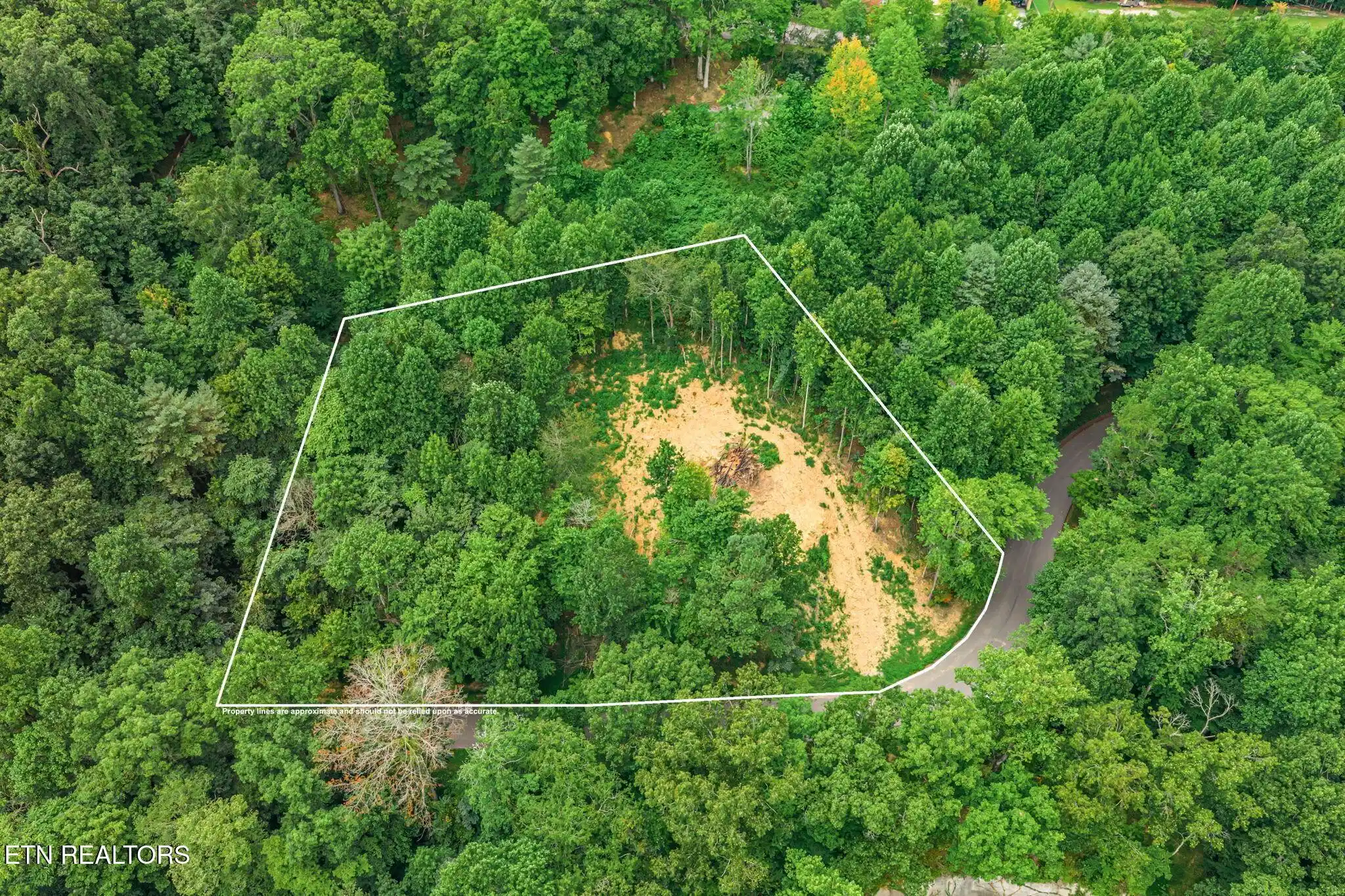 Image 1: 2-web-or-mls-630 Circle Drive-15a