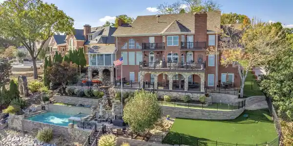 10205 South River Tr