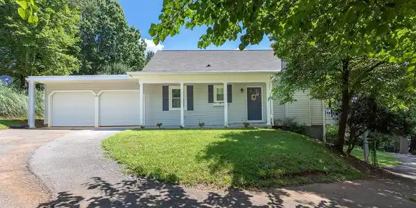 373 Lakehaven Circle