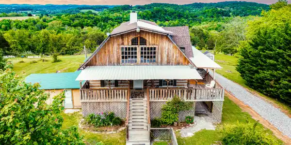 1730 Walnut Hill Lane