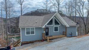 716 Waterfront Tr