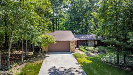 15 Lakeside Terrace