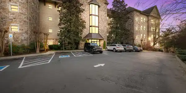 850 Volunteer Landing Lane
