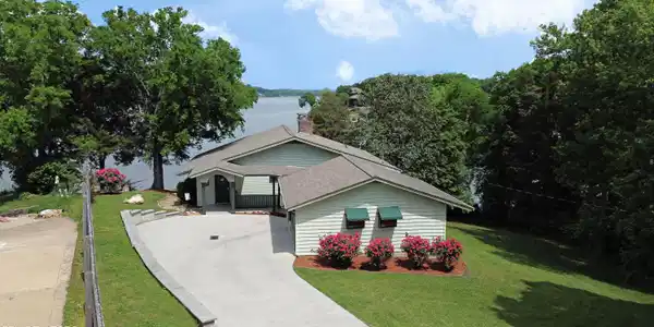 4834 Scenic Point Loop