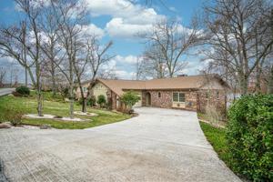 206 Lakewood Drive