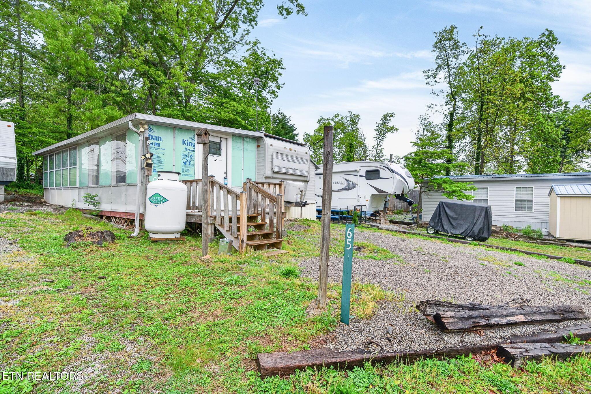 Image 2: 2-web-or-mls-65 Seminole Rd_006_TNPC