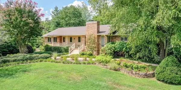 4626 Scenic Point Drive