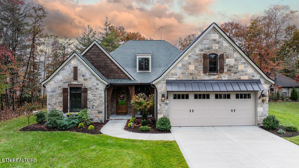 Image 2: 13Laurelwood-03