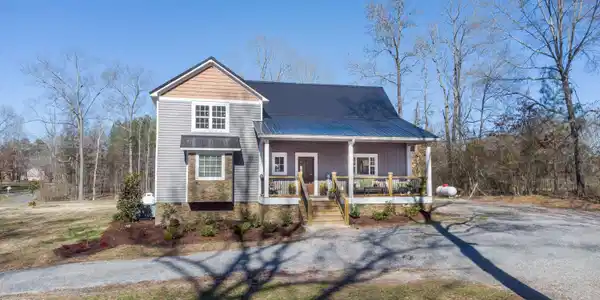 135 Gary Drive NW