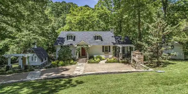 105 Alexander Rd