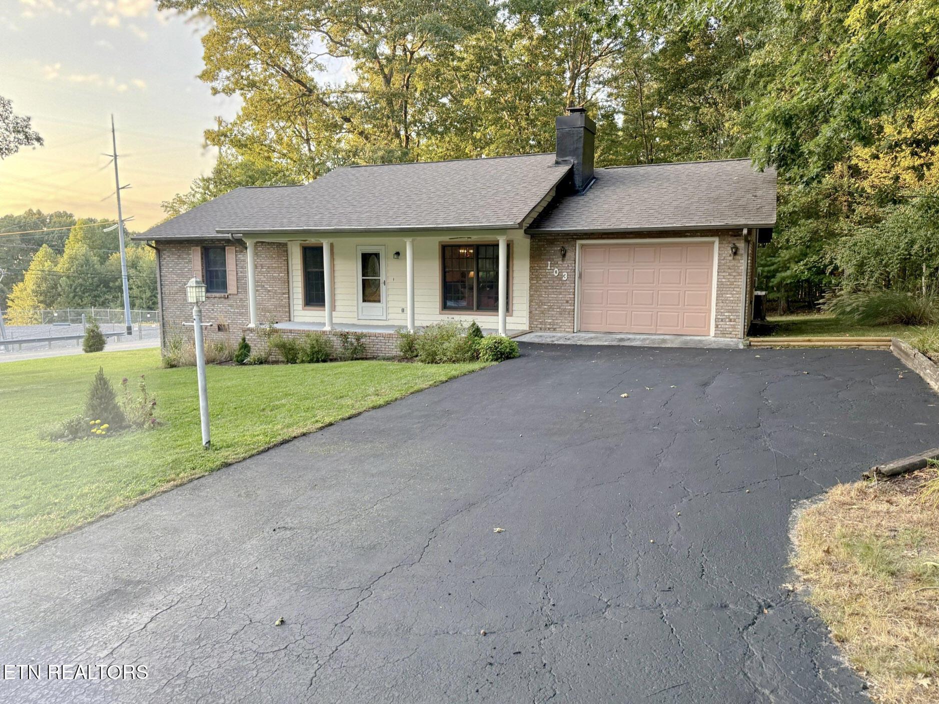 Image 4: Front of House